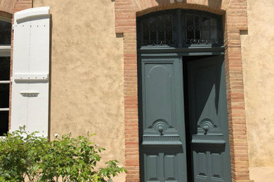 Bien choisir la couleur de la porte pour cette belle maison !