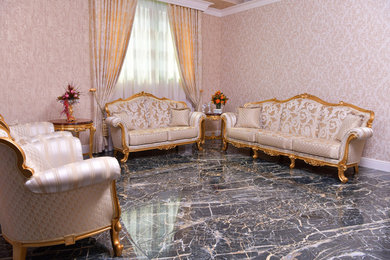 Example of a classic living room design in Milan