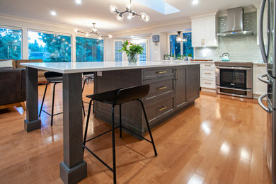 Inspiration for a transitional kitchen remodel in Vancouver