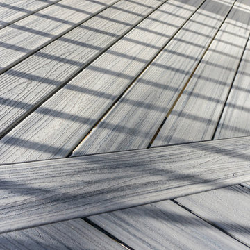 Cedar Creek Deck (Trex, Fortress Railing, PlyGem PVC Trim)