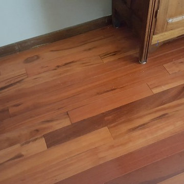 Solid Tiger wood Dining Room Floor
