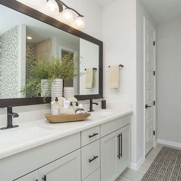 Houston, Texas | The Woodlands Hills – Enclave Capri II Owner’s Bathroom