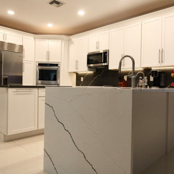 Boca Raton, Florida (Boca Falls) Diamond Vibe/Pompeii Quartz Kitchen + Bar Reno