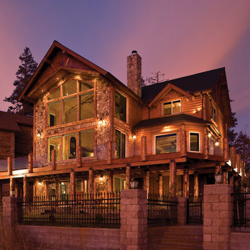 Tuscany vinyl replacement windows by Milgard on home exterior
