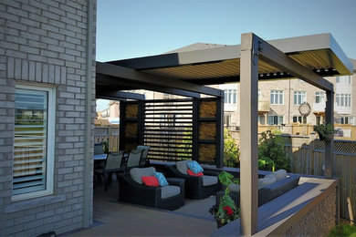 Inspiration for a modern deck remodel in Toronto