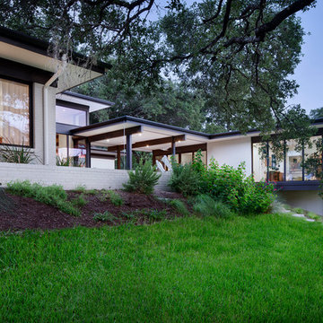 Three-Courts Residence