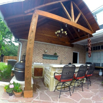 Outdoor Kitchen and Bar