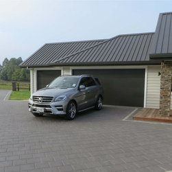 Premier Driveway Paver Courtyard in Iron Sand - Products