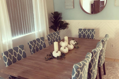 Inspiration for a shabby-chic style dining room remodel in Phoenix