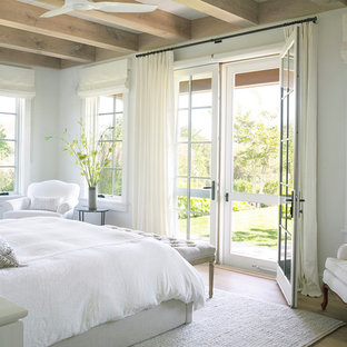 На фото: спальня в морском стиле с