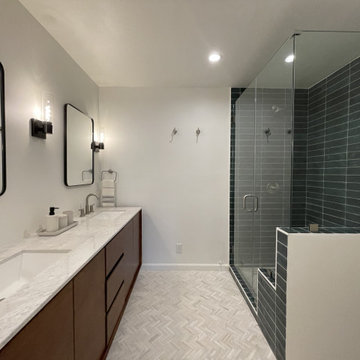 Vibrant Elegance: A Modern Bathroom Transformation