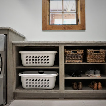Timberbuilt Rustic Laundry room