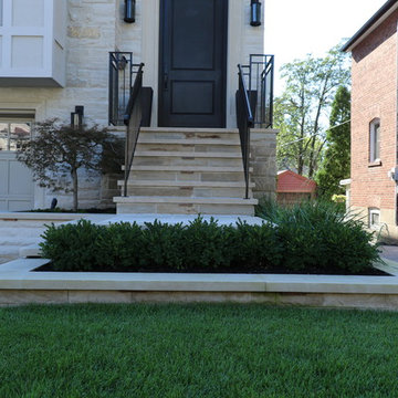 Leaside Front Yard - Timeless Classic