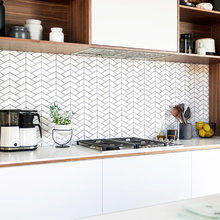 11 White Backsplash Ideas With Nary a Subway Tile in Sight