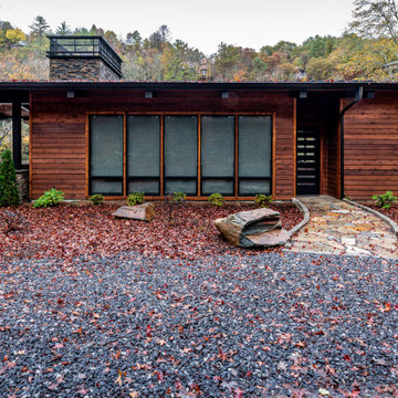 Paradise River: Modern Riverside Home