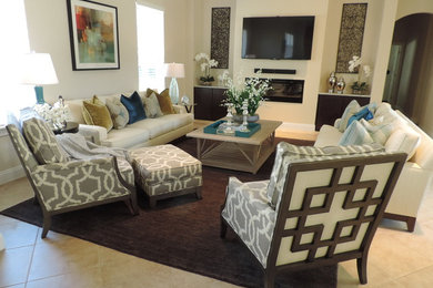 Example of a transitional home design design in Orlando