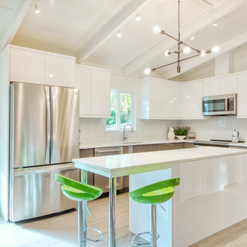 Modern Kitchen in Shoreline