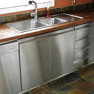 75 Beautiful Terra Cotta Floor Kitchen With Stainless Steel