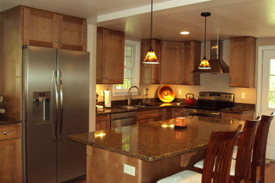 Kitchen - craftsman kitchen idea in Bridgeport