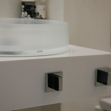 Small contemporary bathroom