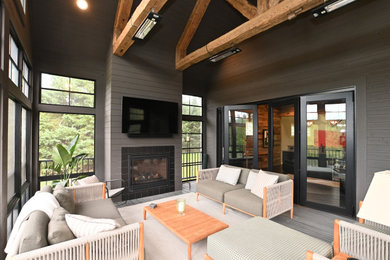 Inspiration for a rustic porch remodel in Milwaukee