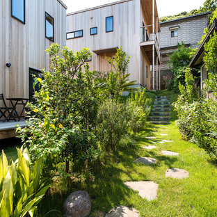 横浜のビーチスタイルのおしゃれな庭 (天然石敷き) の写真