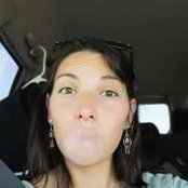 Ali Lewiss foto