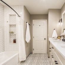 Marisol main bathroom