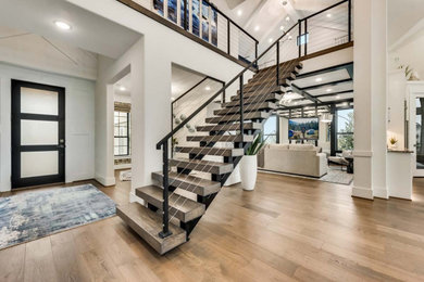 Photo of a modern staircase in Dallas.