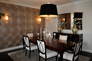 Dining room - transitional dining room idea in Chicago