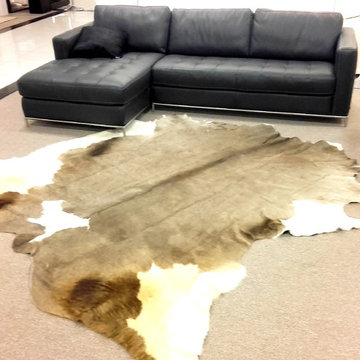 Luxury Premium Cowhide Rug / 6'9" x 7'7" / Handmade / Imported from Europe
