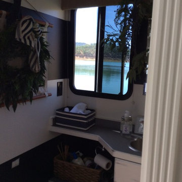 Cozy Houseboat