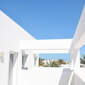 Villa R.