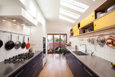 This is an example of a kitchen in Devon.