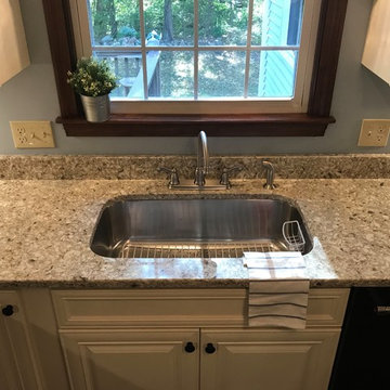 Large single bowl sink tackles any size pot or pan