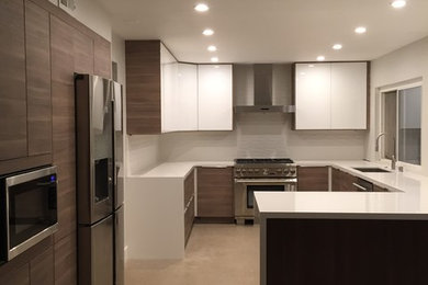 Example of a trendy kitchen design in Los Angeles