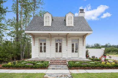 Design ideas for a transitional exterior in New Orleans.