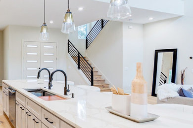 Minimalist metal railing staircase photo in Orlando