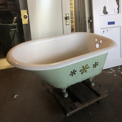 4 Foot Claw Foot Tub - Bathtubs