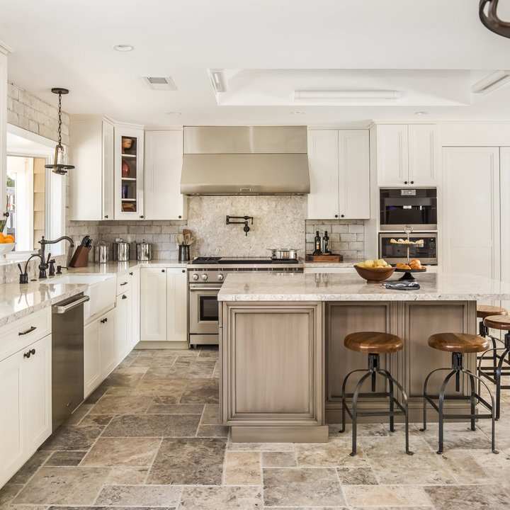 75 Beautiful Kitchen with Travertine Floors Ideas & Designs - January ...