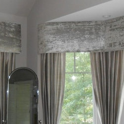 Velvet Bay Cornice - Valances