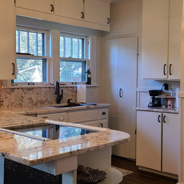 Open, bright bungalow kitchen