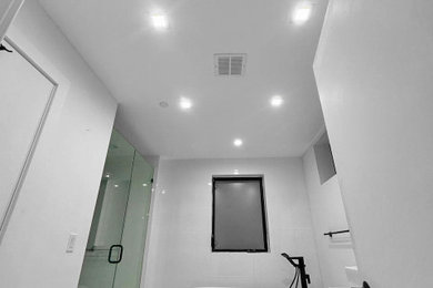 Bathroom - bathroom idea in Los Angeles