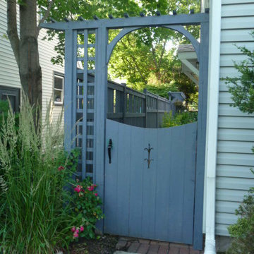 Evanston Rear Entry Gate