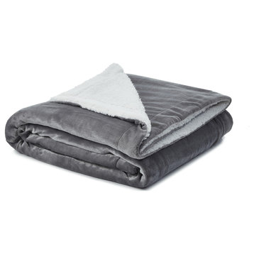 Light Gray Knitted PolYester Solid Color Plush Queen Blanket
