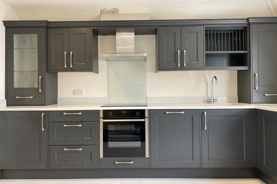 Inspiration for a modern kitchen in Hampshire.