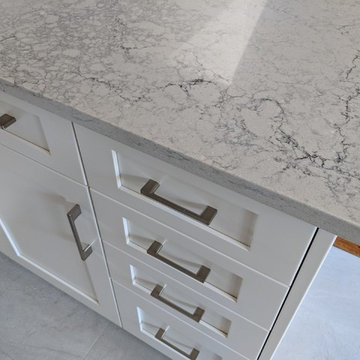 Small Transitional Kitchen