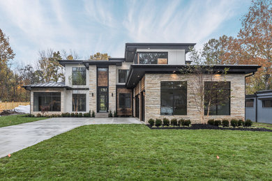 Example of a minimalist home design design in Indianapolis