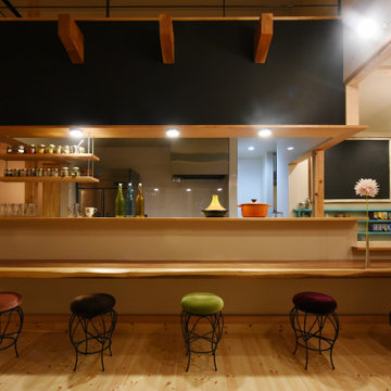 神谷カフェ　オープンテラスのあるカフェ