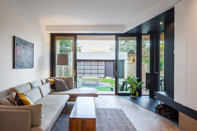 Example of an urban living room design in Toronto